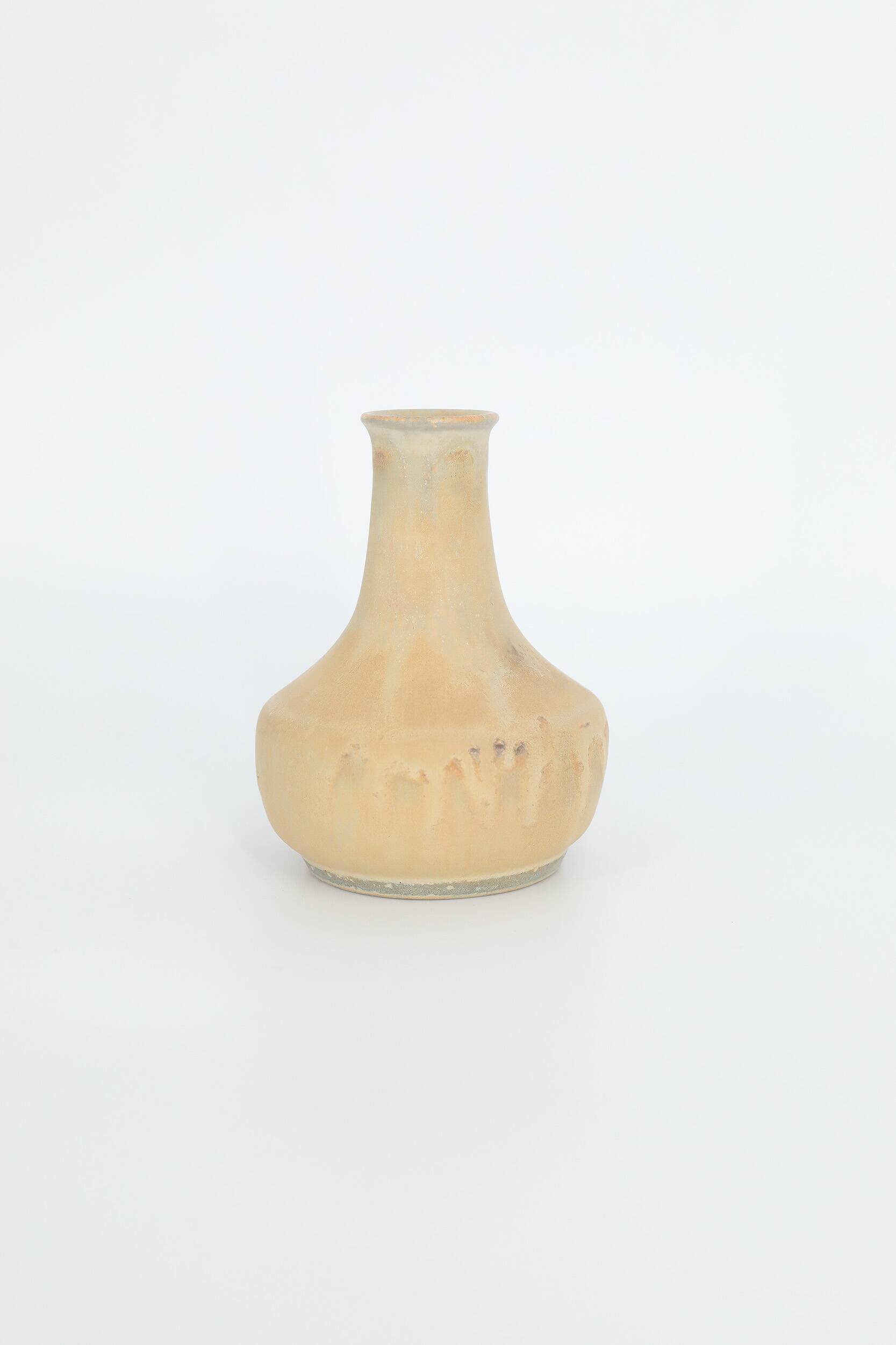 Small modern mid-century Scandinavian collection vase in sandy brown stoneware by Gunnar Borg.