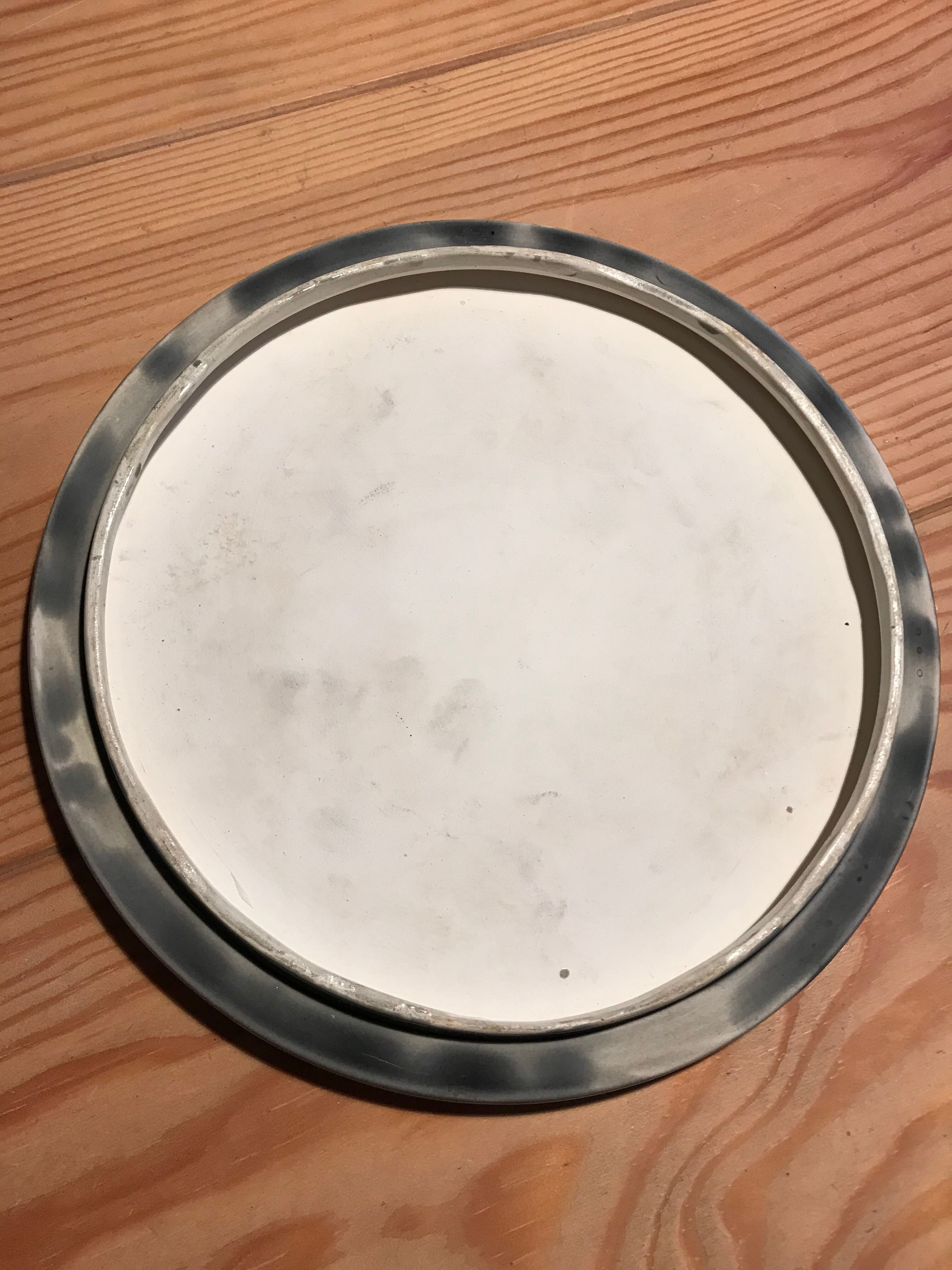 Vallauris flat underside