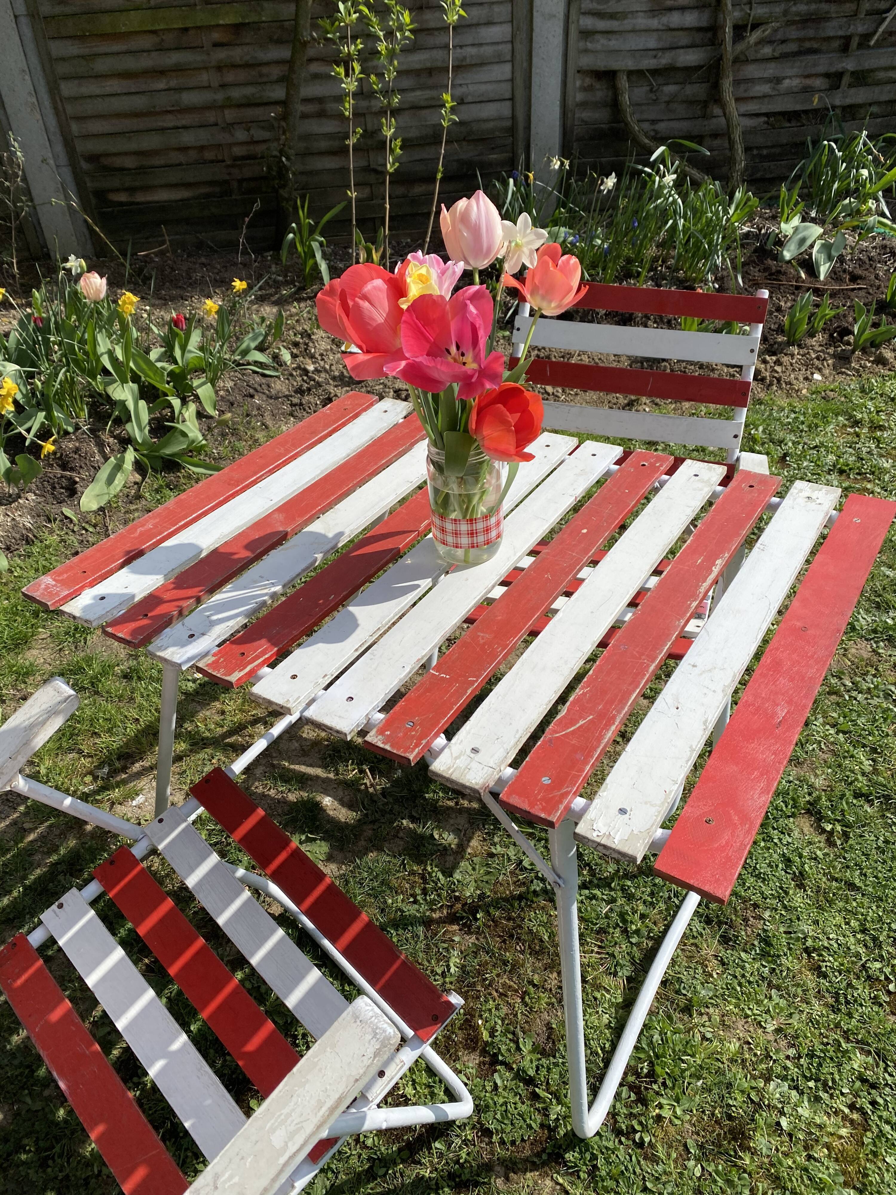 Former vintage garden lounge