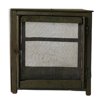 Old wooden eating guard