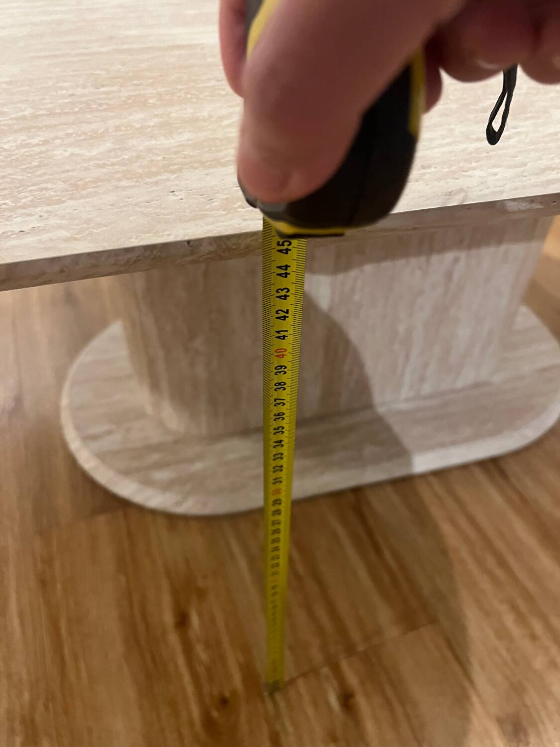 Table base effet travertin