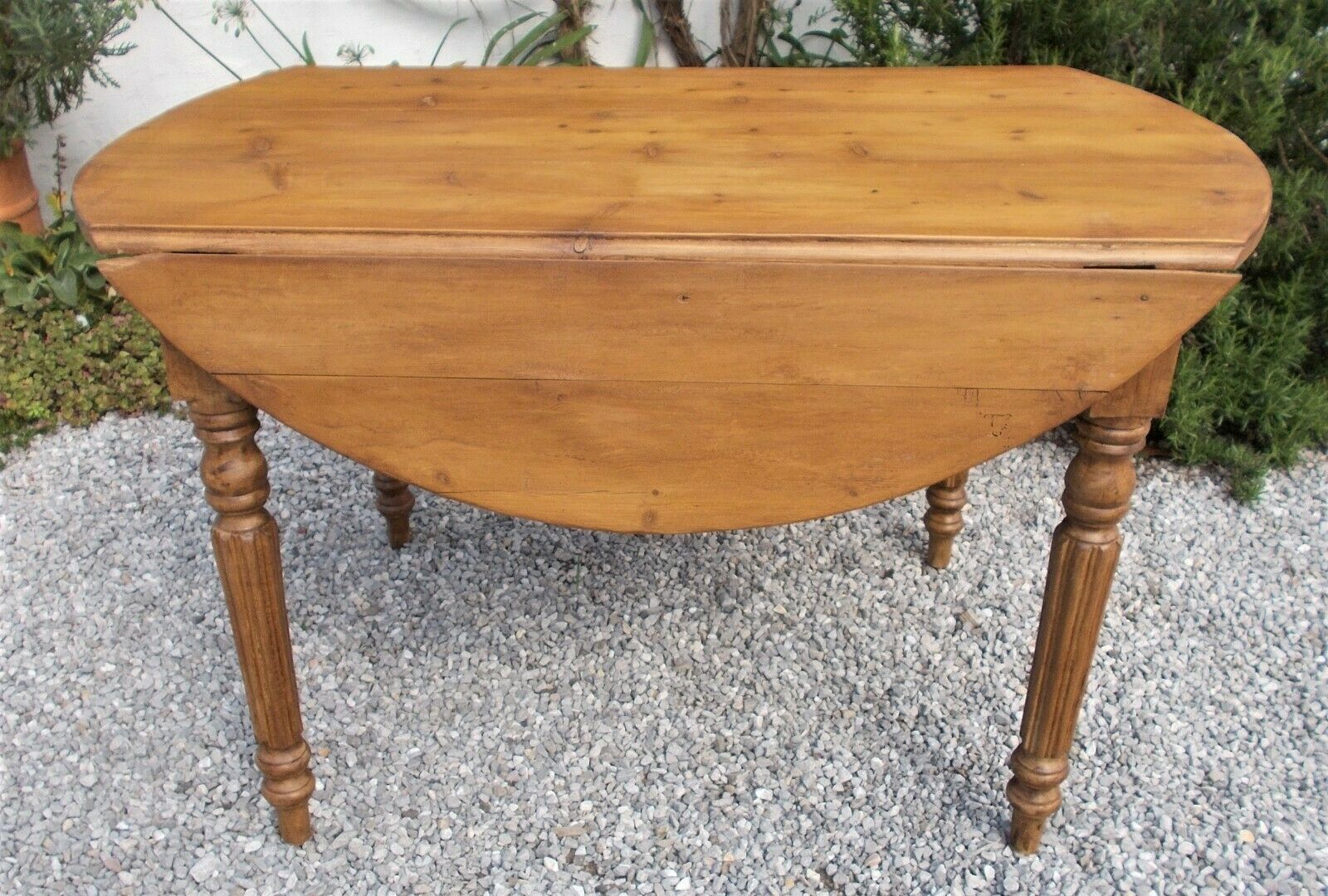 Table victorienne antique