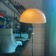 Lampadaire vintage avec abat-jour champignon blanc