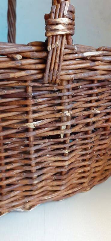 Vintage wicker oval basket