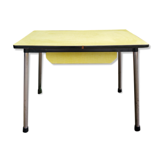 Table en formica jaune 60