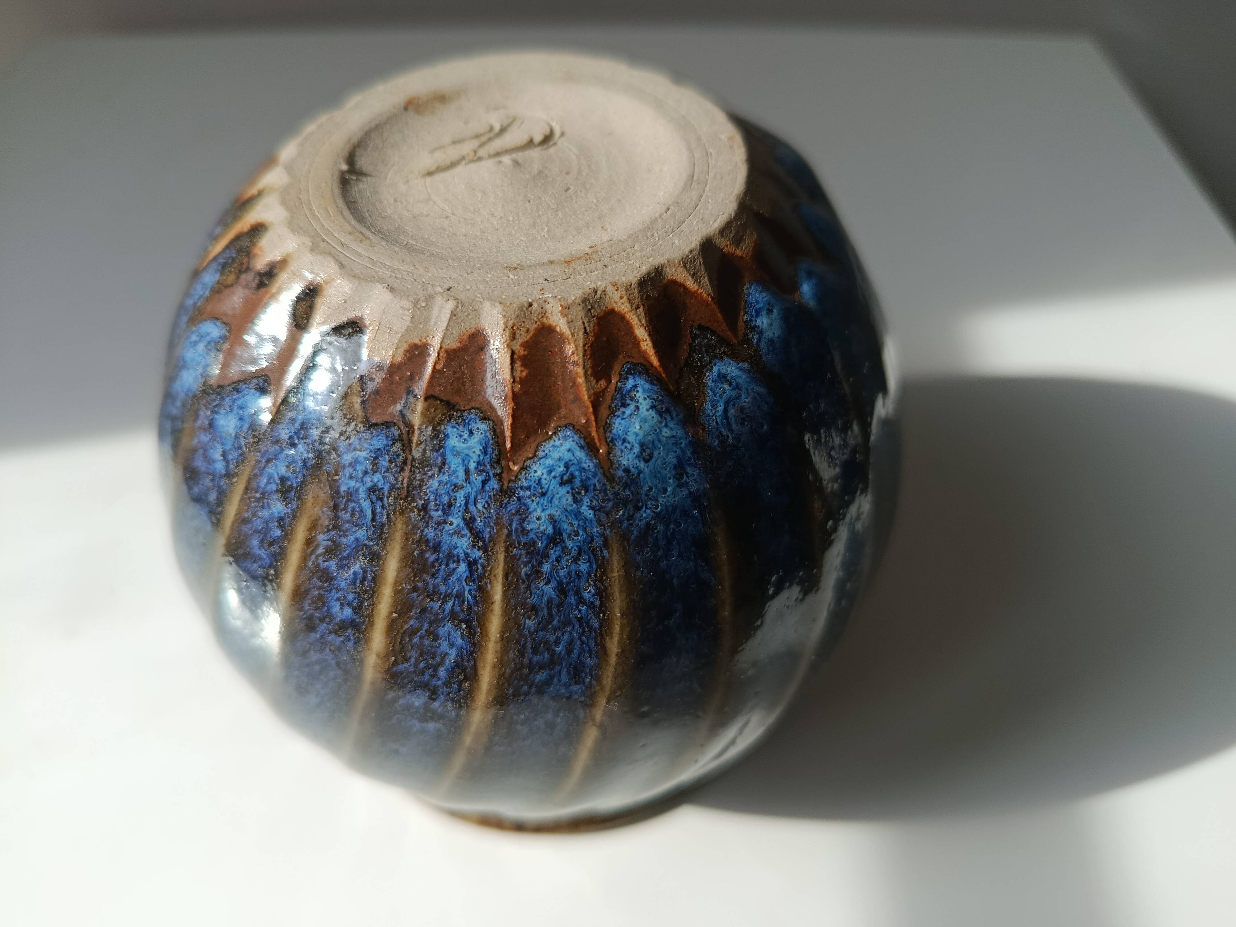 pot en gres ceramique emailler bleu dorer