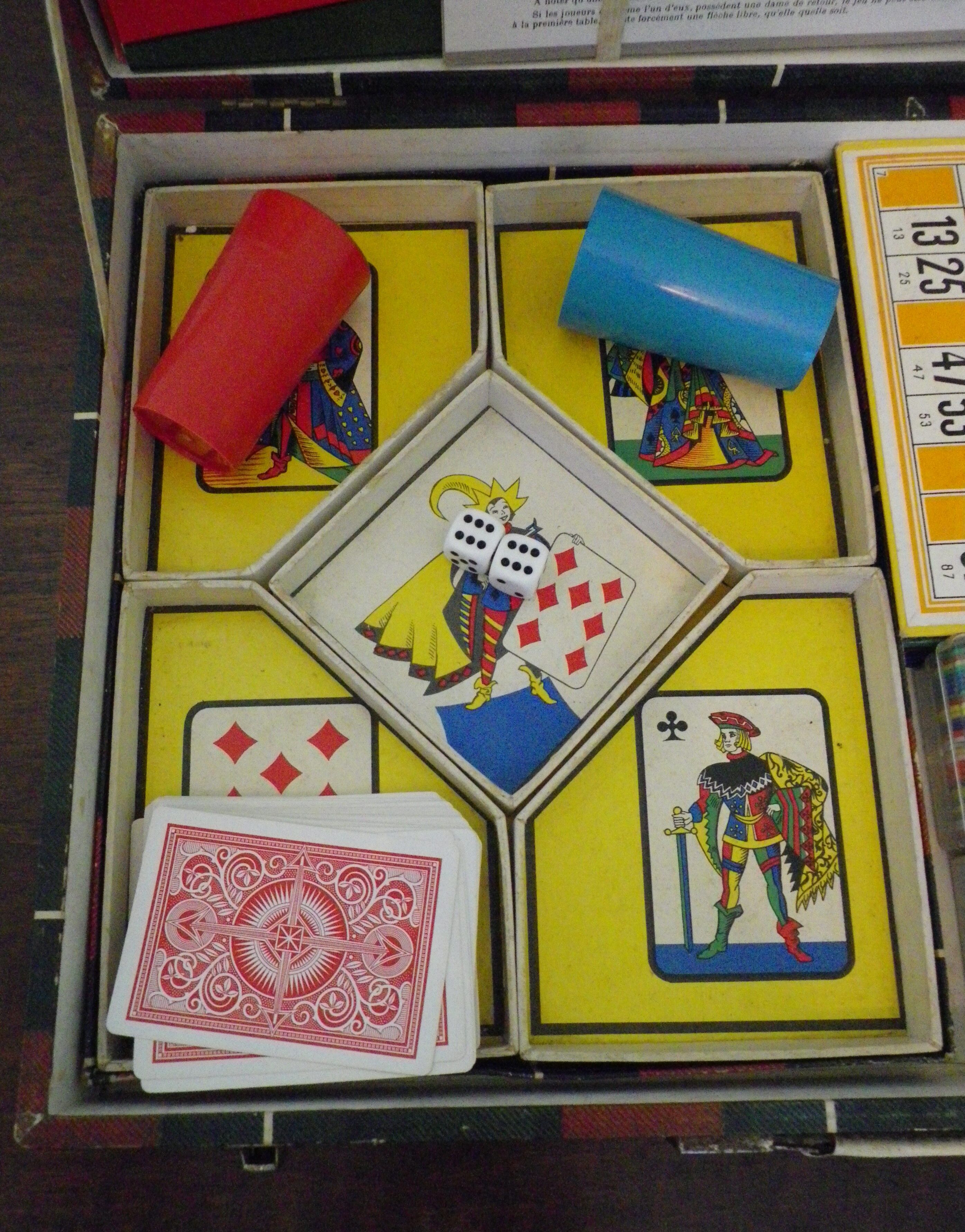 Old suitcase of board games, 7 games, - Rachez Paris -