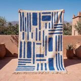 Handmade pure wool rug, size 200 x 300 cm.