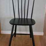 Black Scandinavian chair
