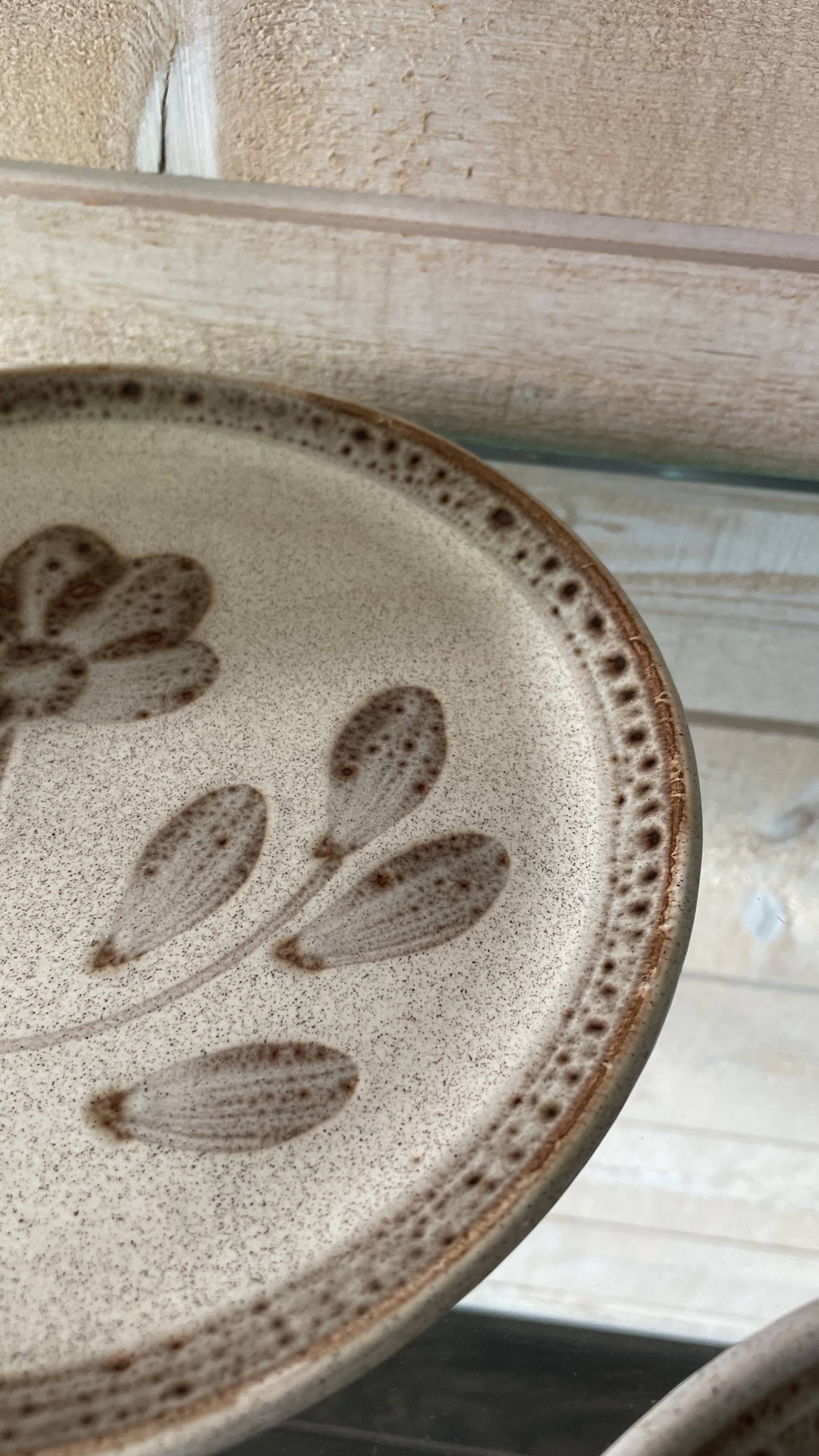 Set of 6 Sarreguemines stoneware dessert plates, Jocelyne pattern