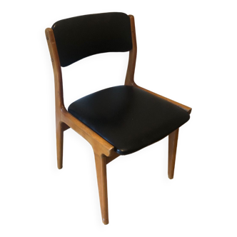 Scandinavian chair in black skai and wood