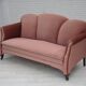 Canapé 2 places danois des années 1950, velours de mobilier rose saumon, pieds en bois de chêne.