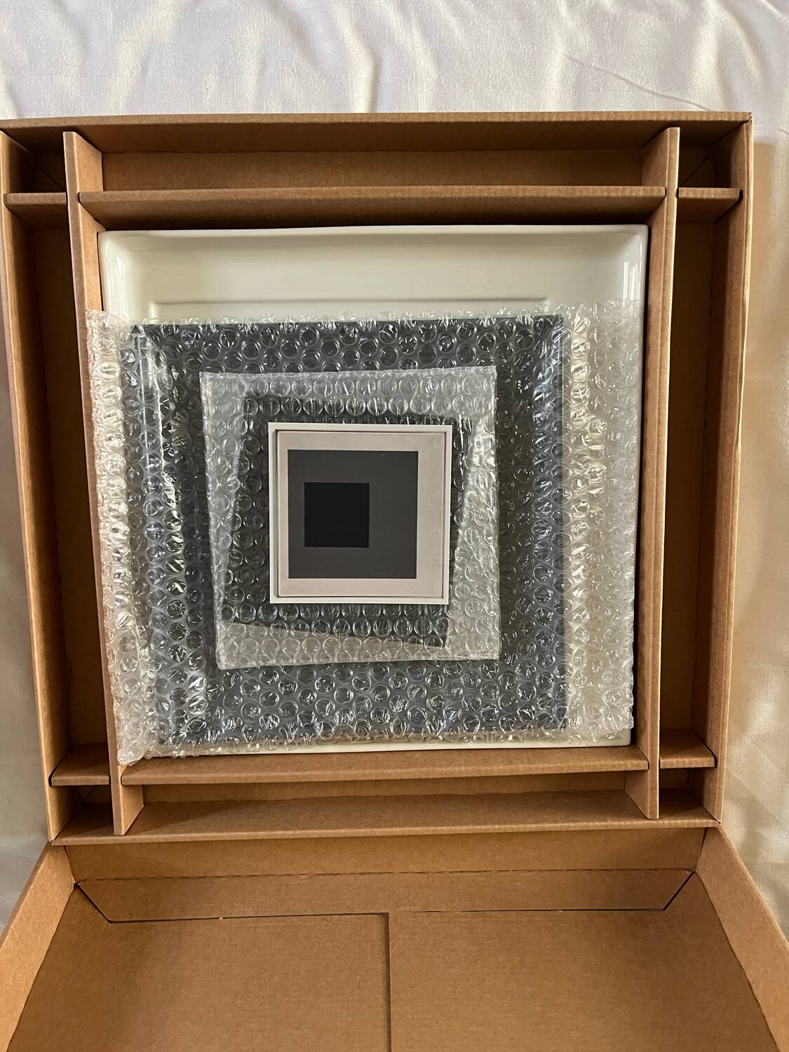 Set d’assiettes Josef Albers – édition limitée Musée d’Art Moderne de