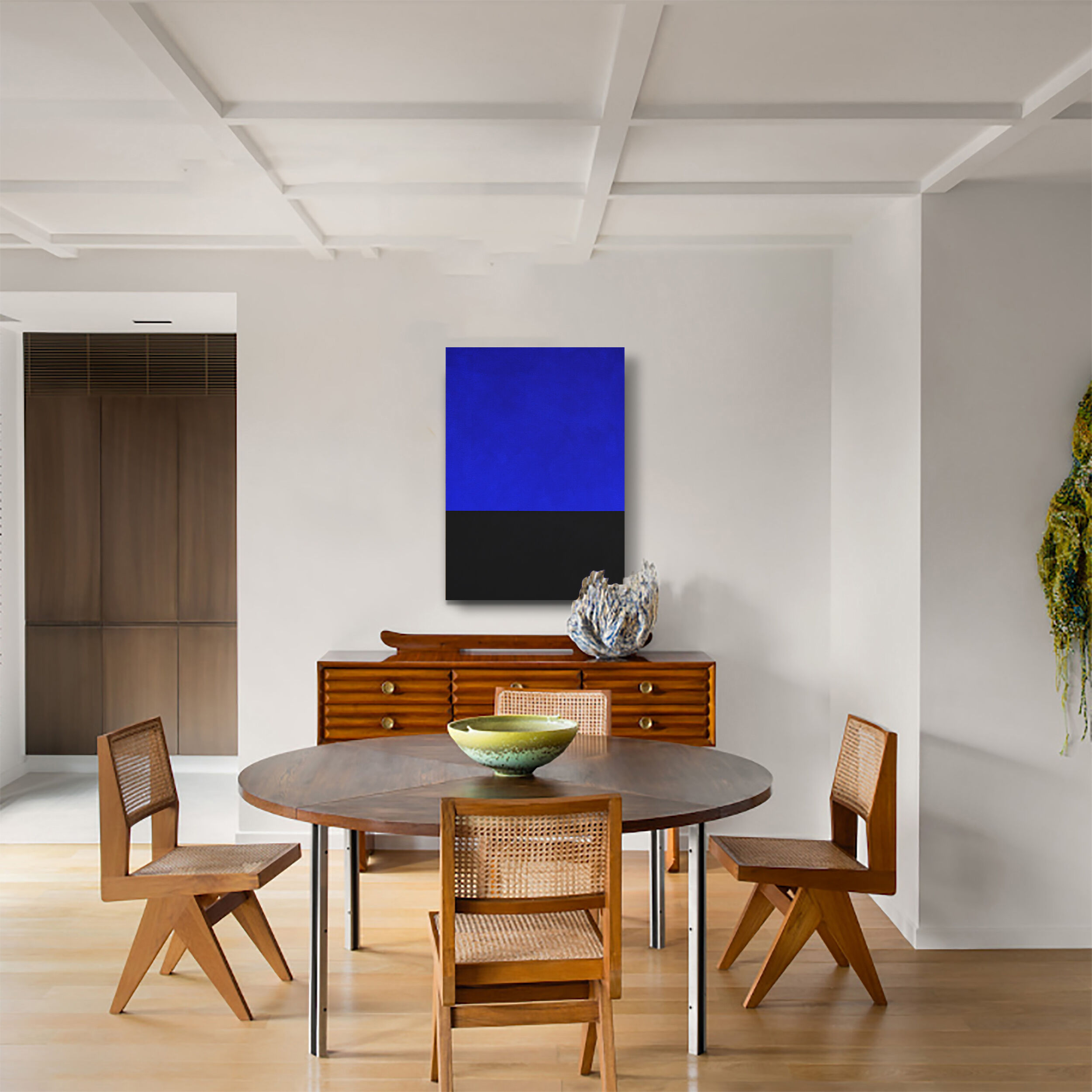 Black ultramarine horizon