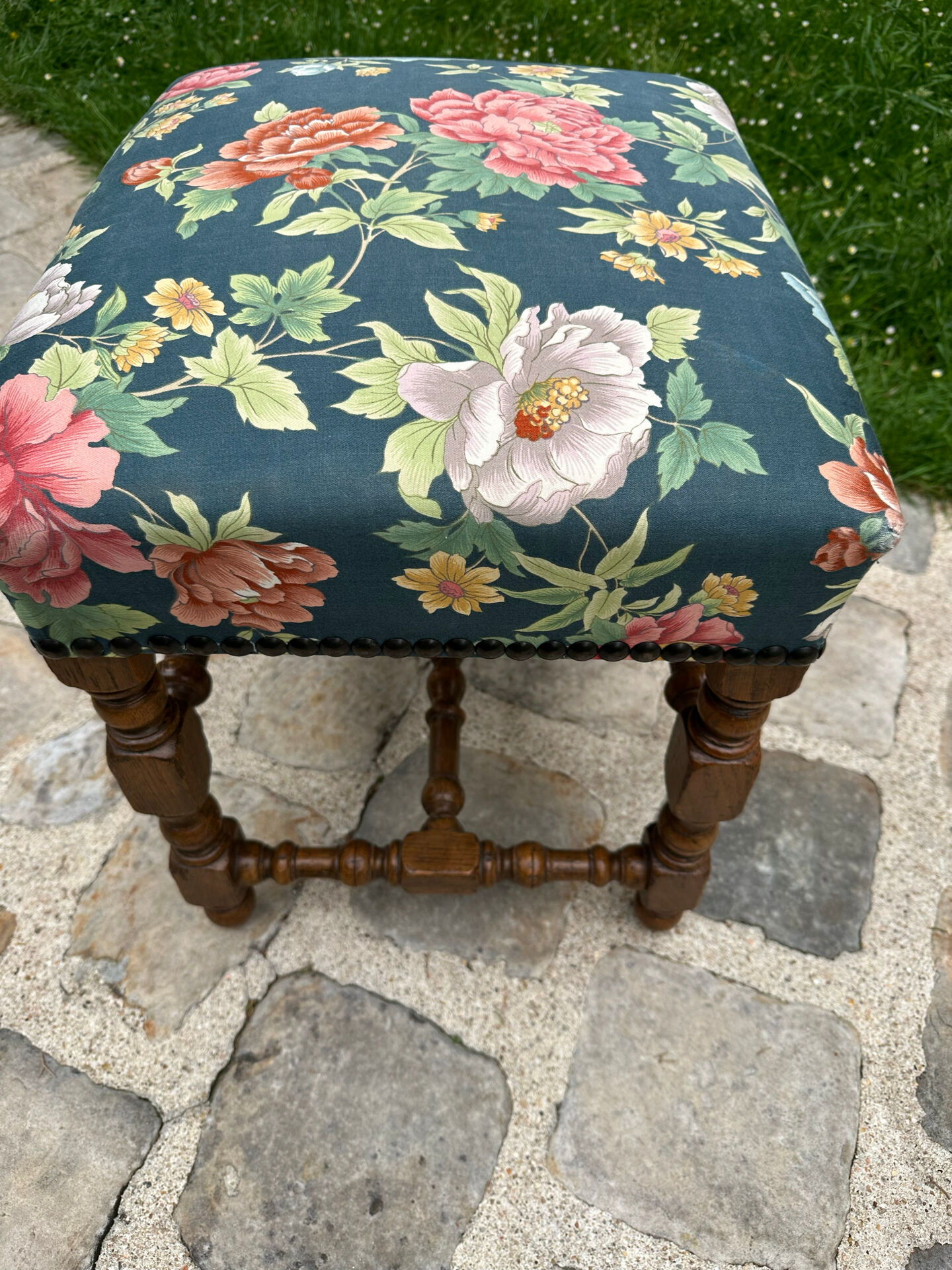Louis XIII - Louis XIV style stool