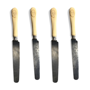 Set de 4 couteaux manche - ivoire