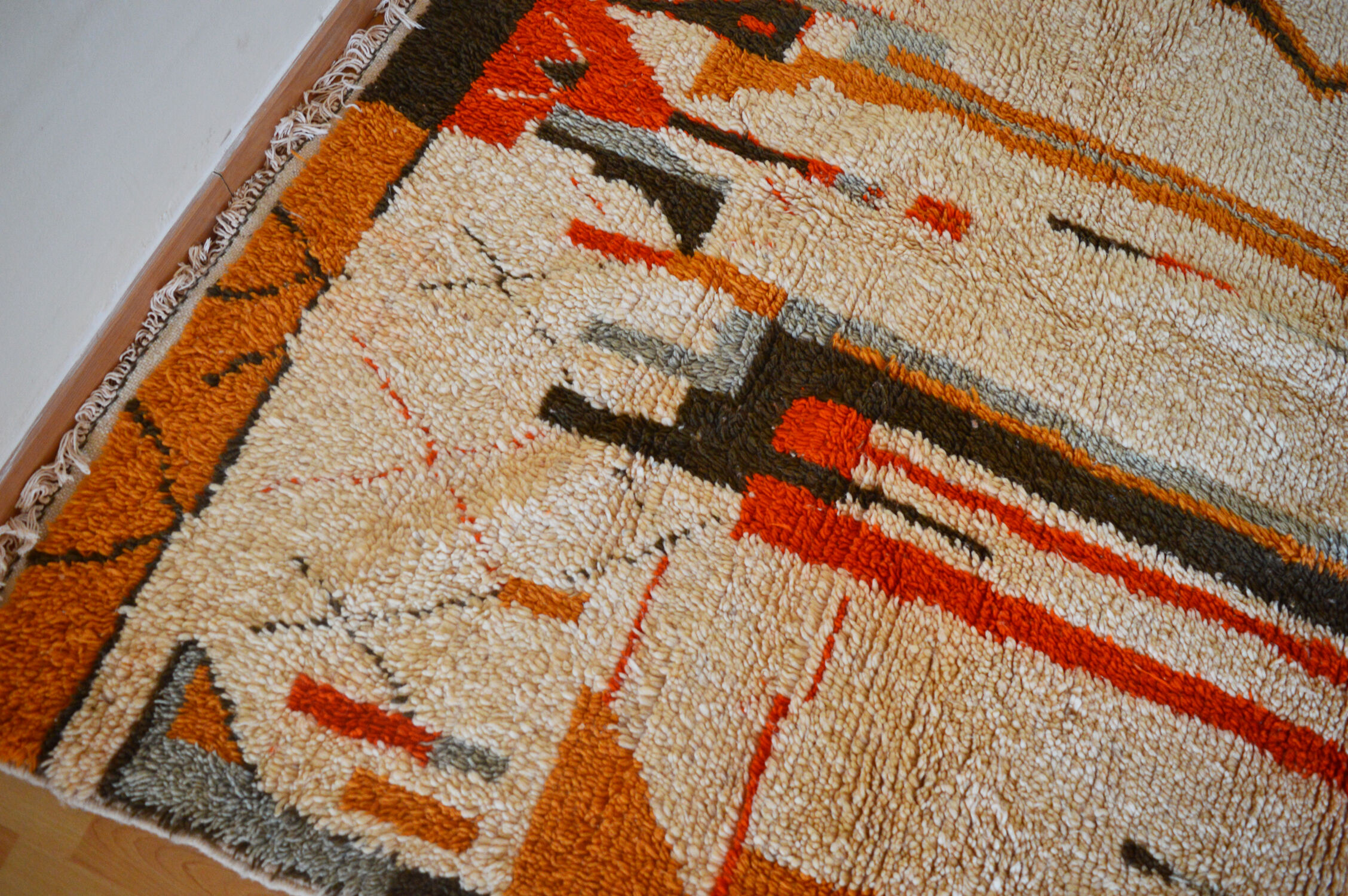 Moroccan berber carpet 270x180cm