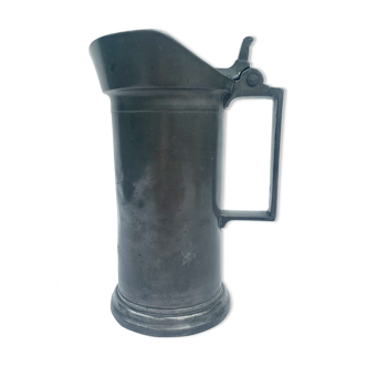 Tin measuring pitcher