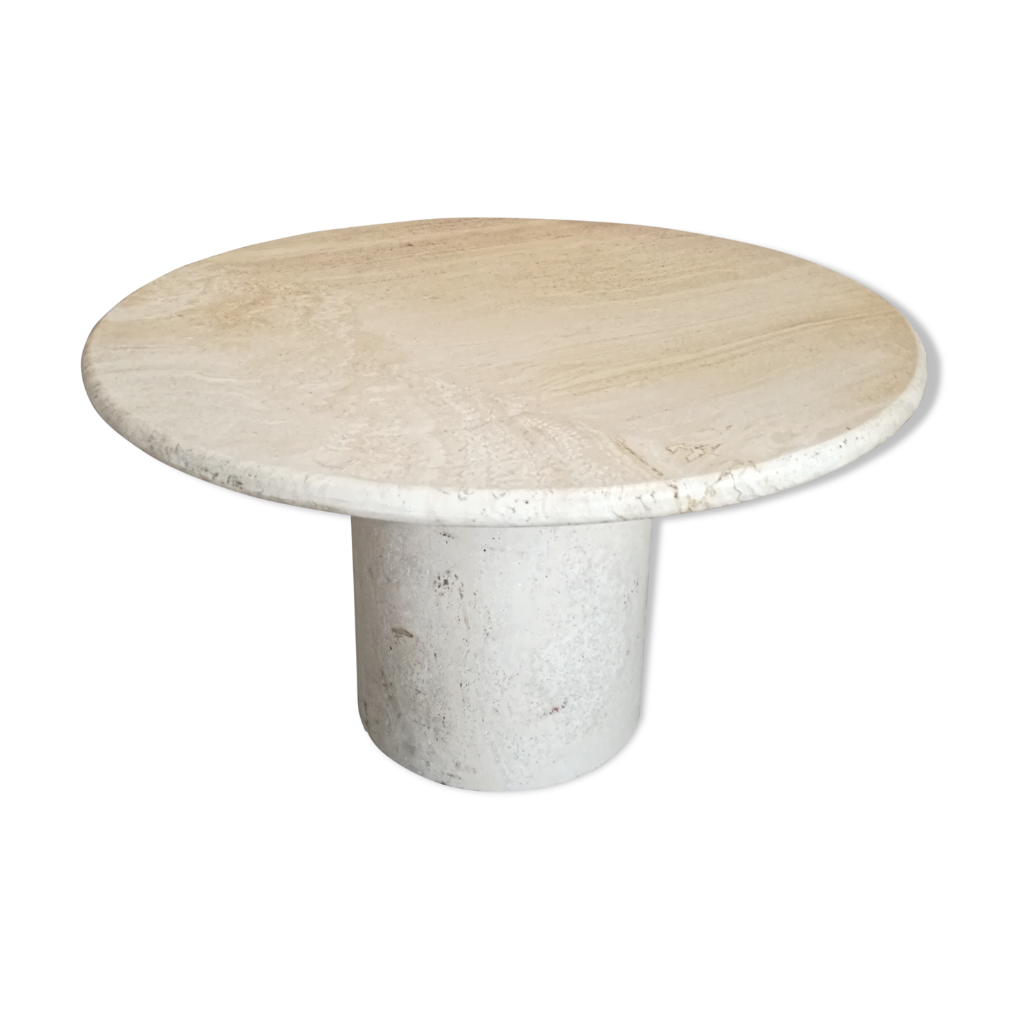 Round bass table in travertine