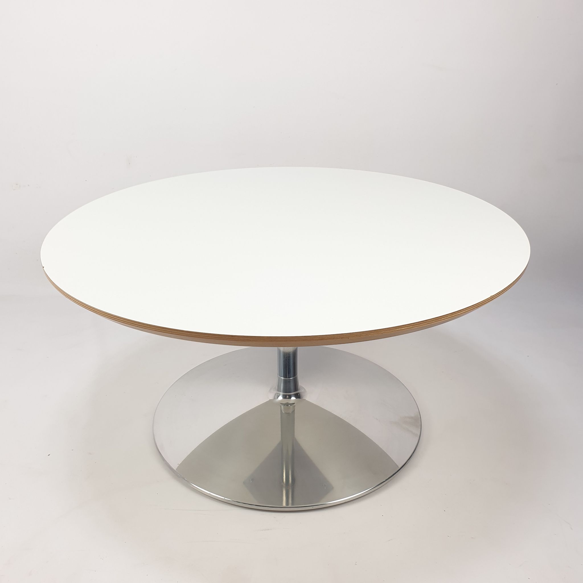 Table basse ronde de Pierre Paulin edition Artifort, années 1990