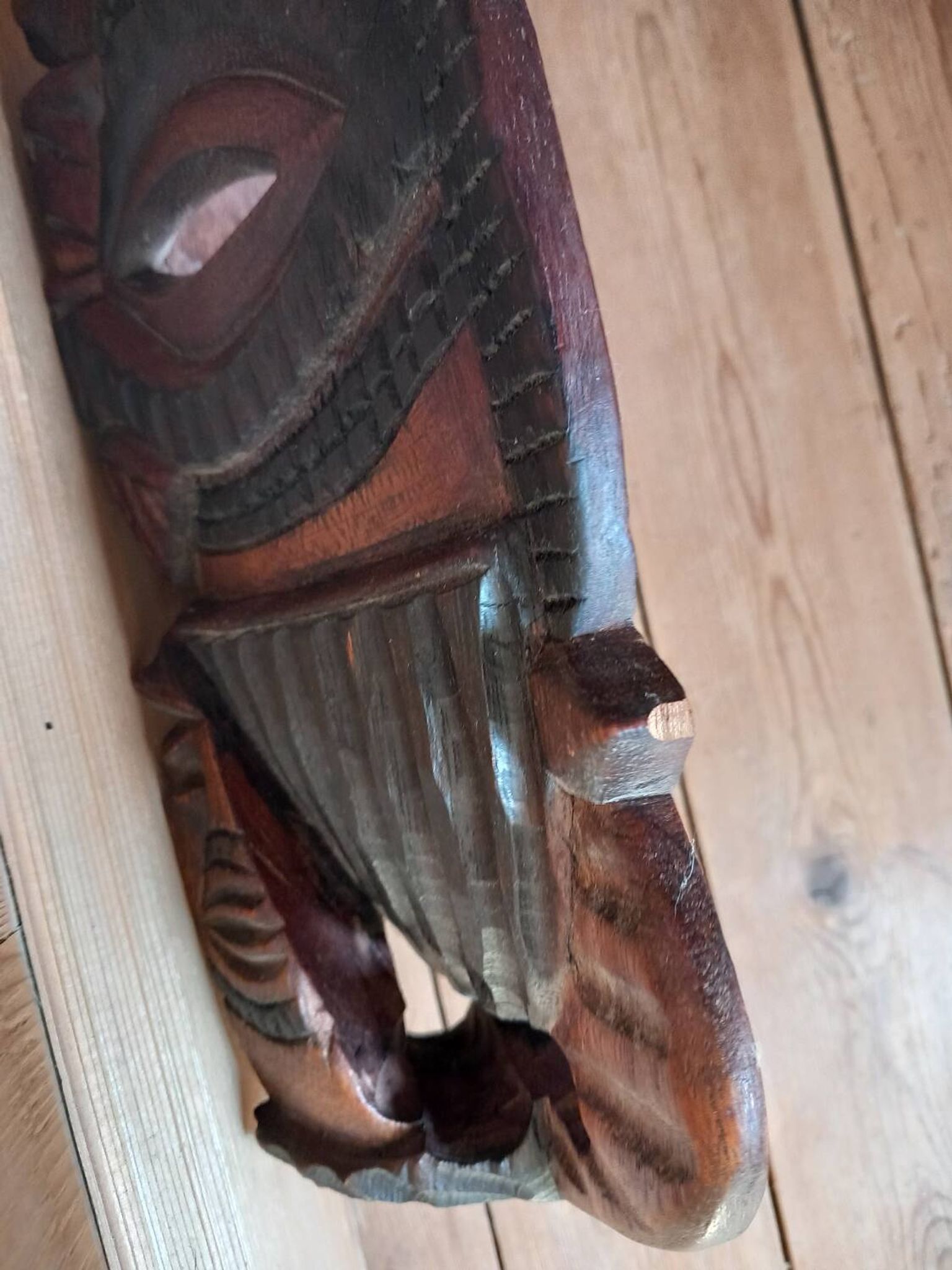 Masque tribal en bois