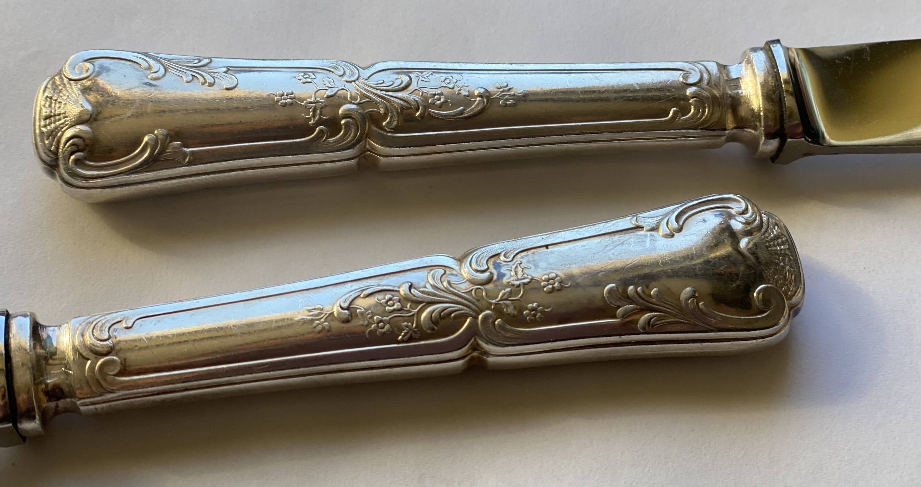 Service de 12 + 1 couteaux de table métal argenté art nouveau