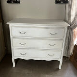 Chest of drawers with 3 curved legs