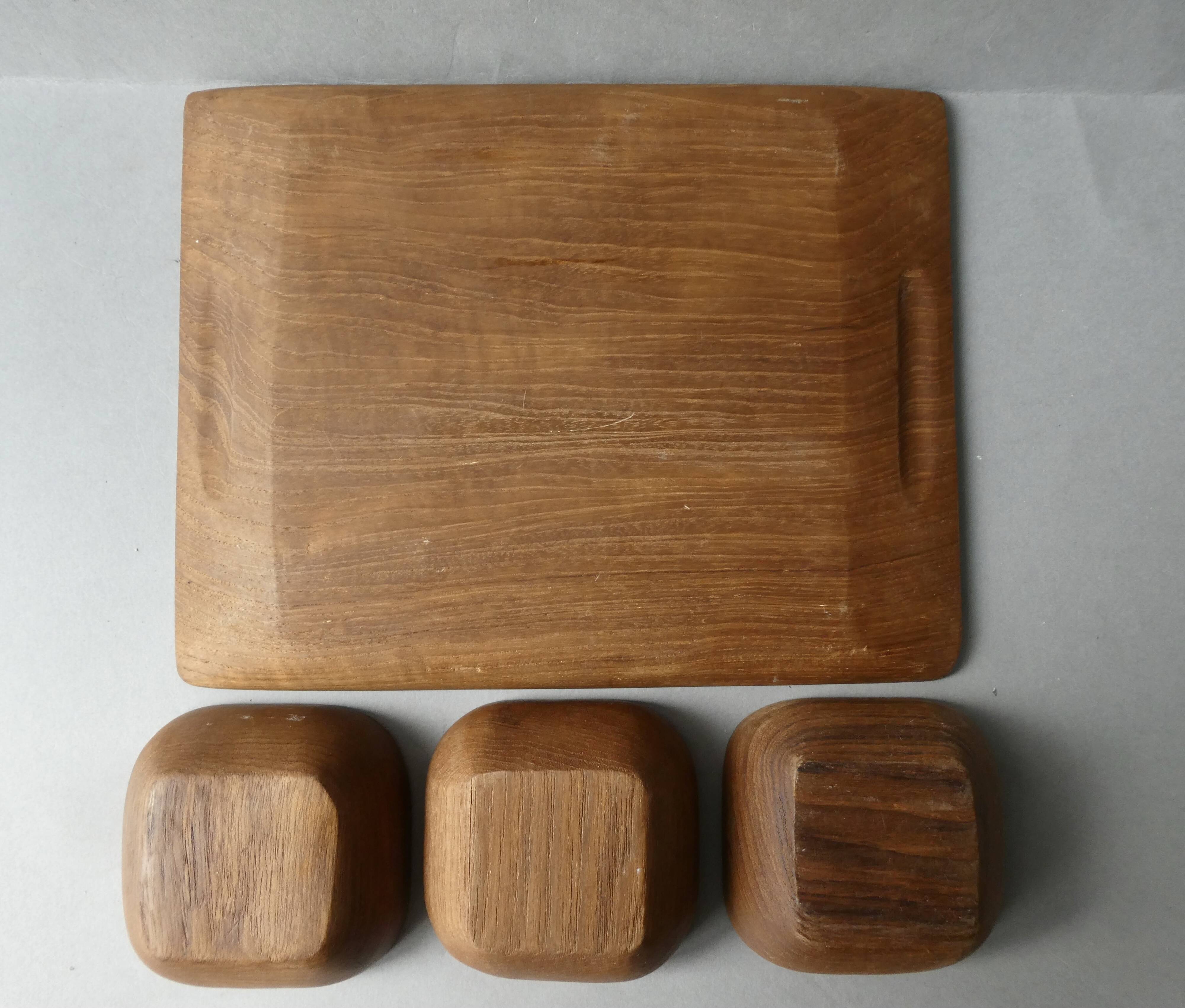 Serving tray with 3 teak cups