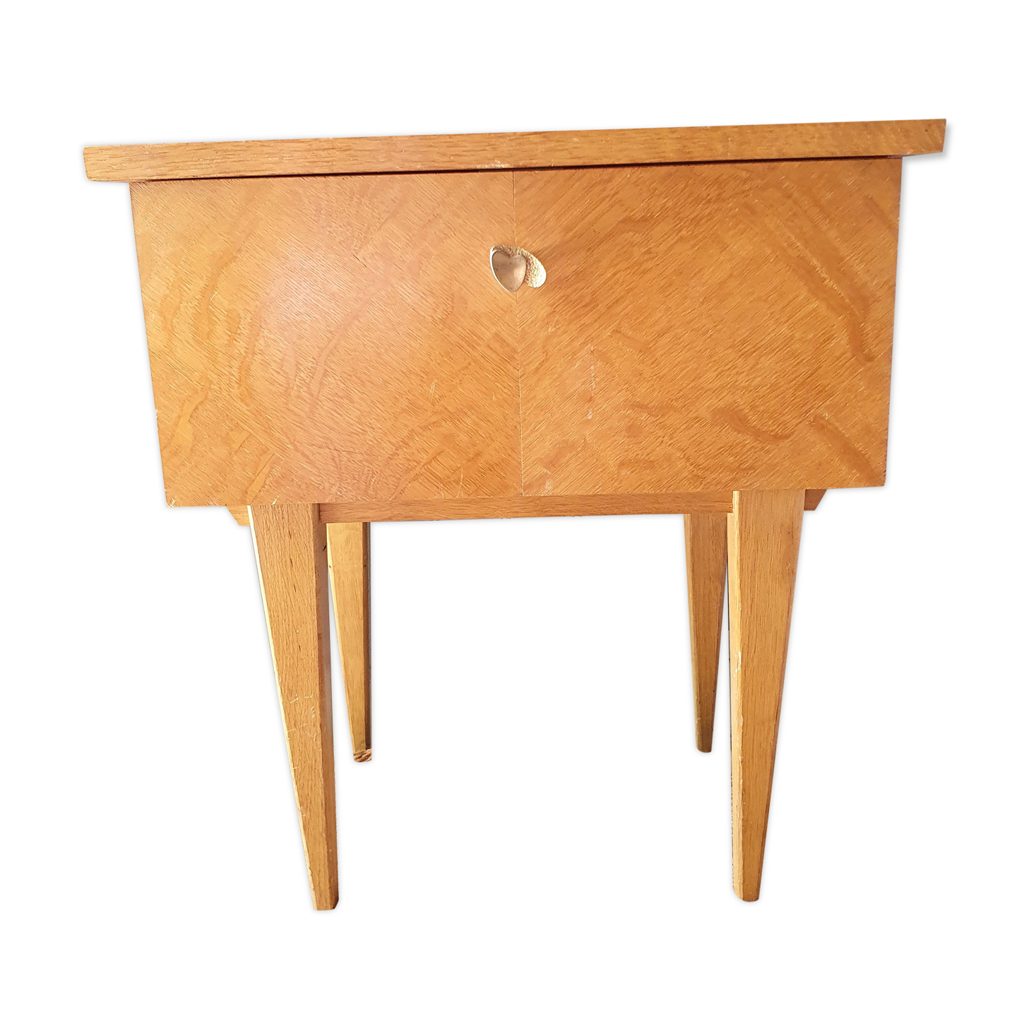 Compass foot bedside table