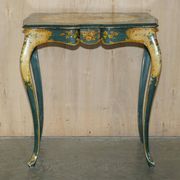 Paire de chaises Regency antiques et table assortie