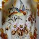 Vase tripode de style victorien en opaline émaillée, XIXe-XXe s.