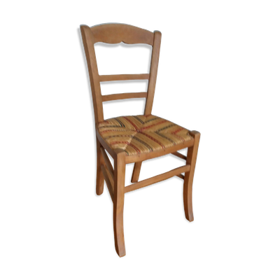 Chaise paillée à motifs colorés