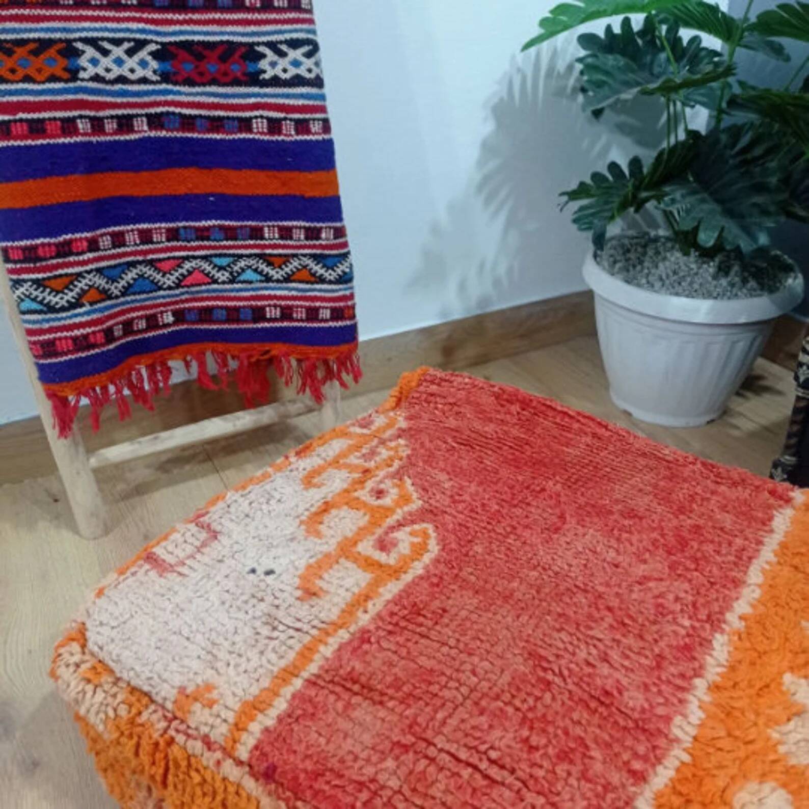 Handmade Berber pouf in wool 60 X 60 X 20 CM