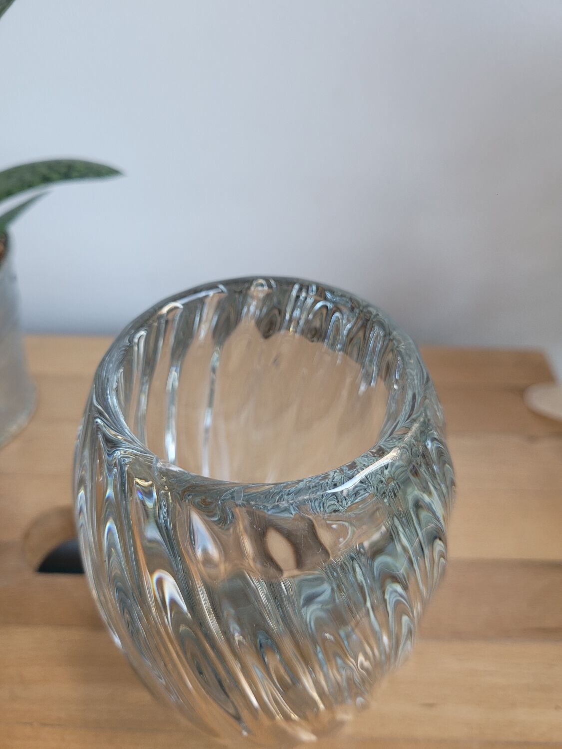 Round glass vase thick bottom