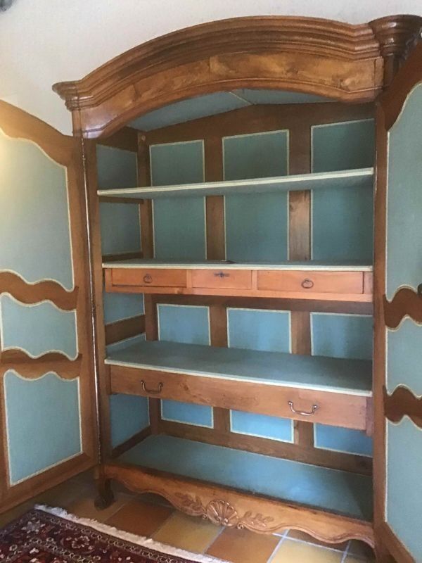 Louis XV wardrobe "Gendarme hat"
