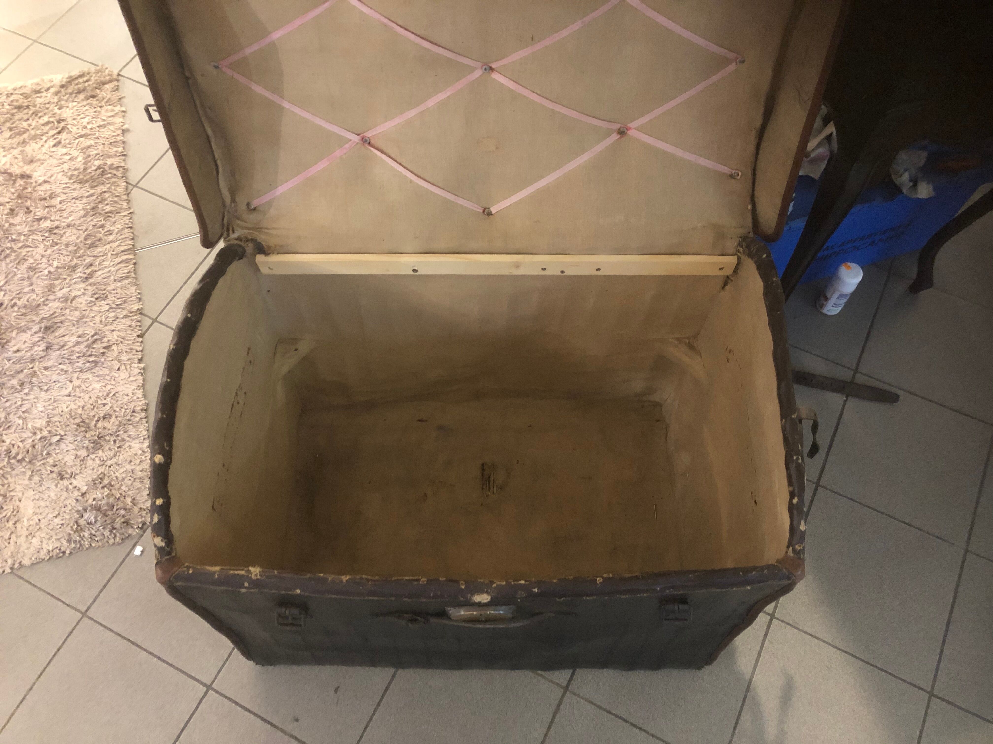 Former travel trunk signed Moynat