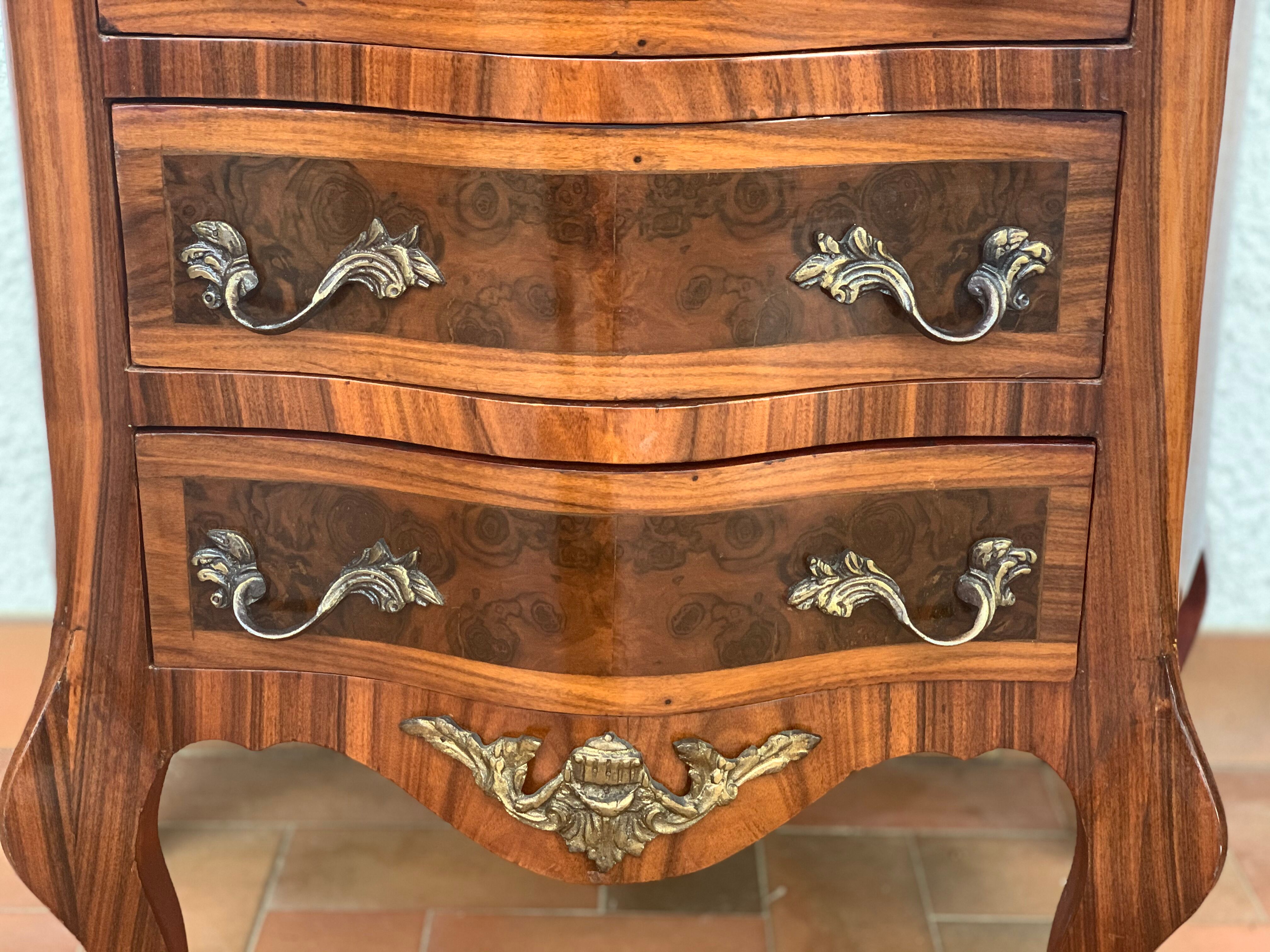 Semainier en bois galbé marqueterie
