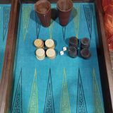 Ancien coffret de jeu de backgammon et de dames en bois