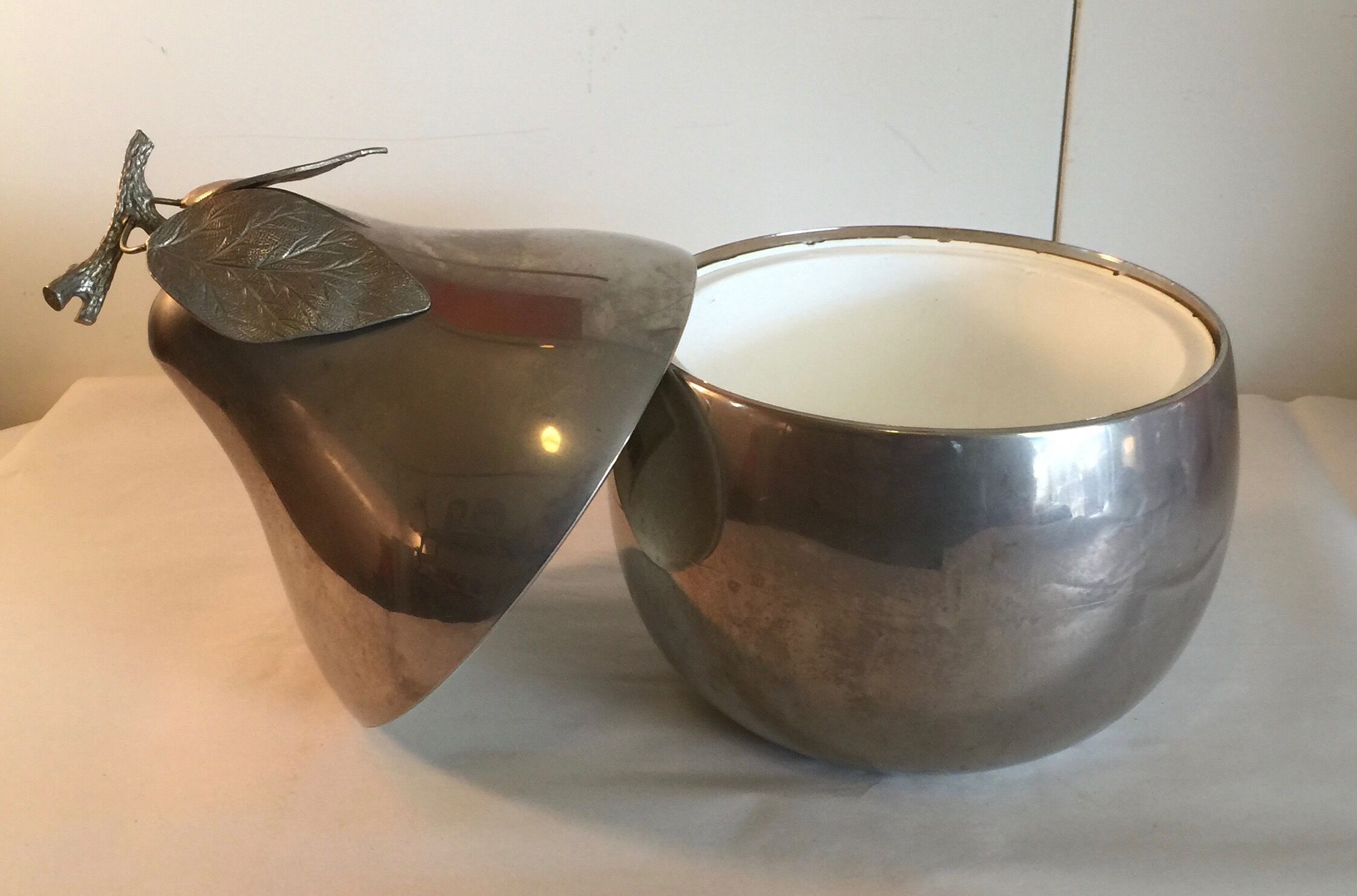 Freddotherm silver metal pear