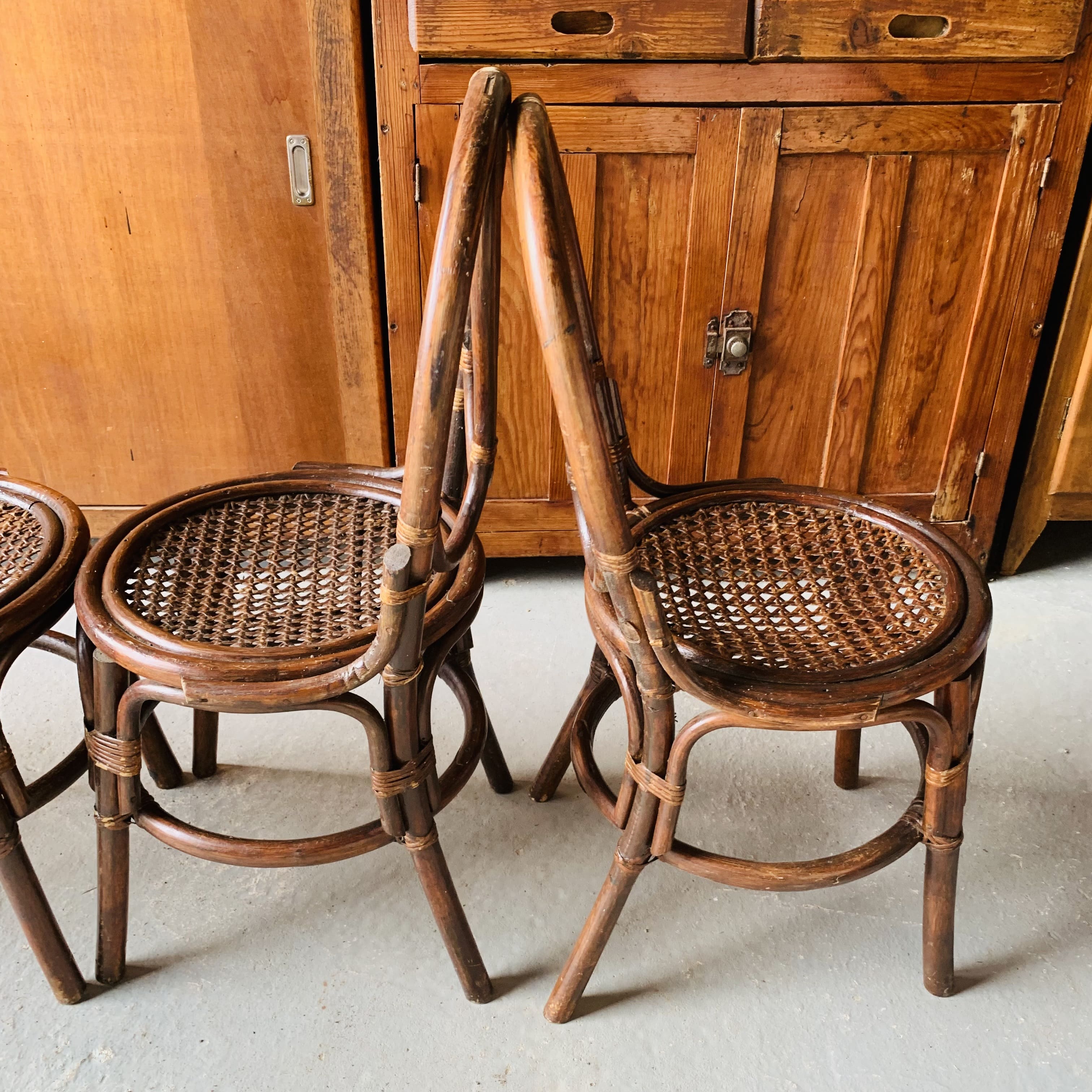 Set of 4 rattan chairs canned
