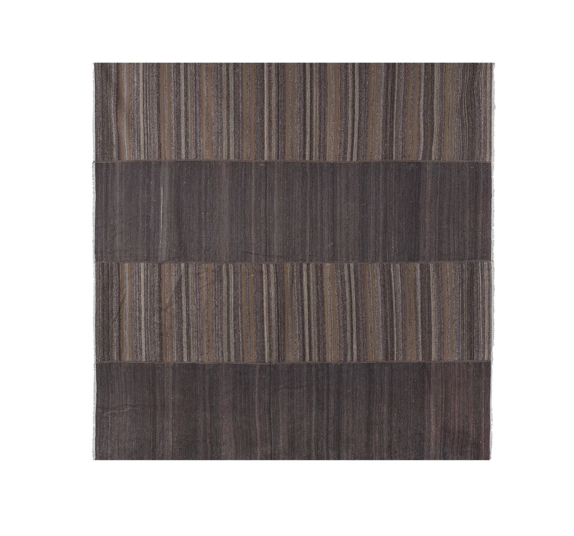Vintage Turkish kilim, handwoven, 290x295 cm.