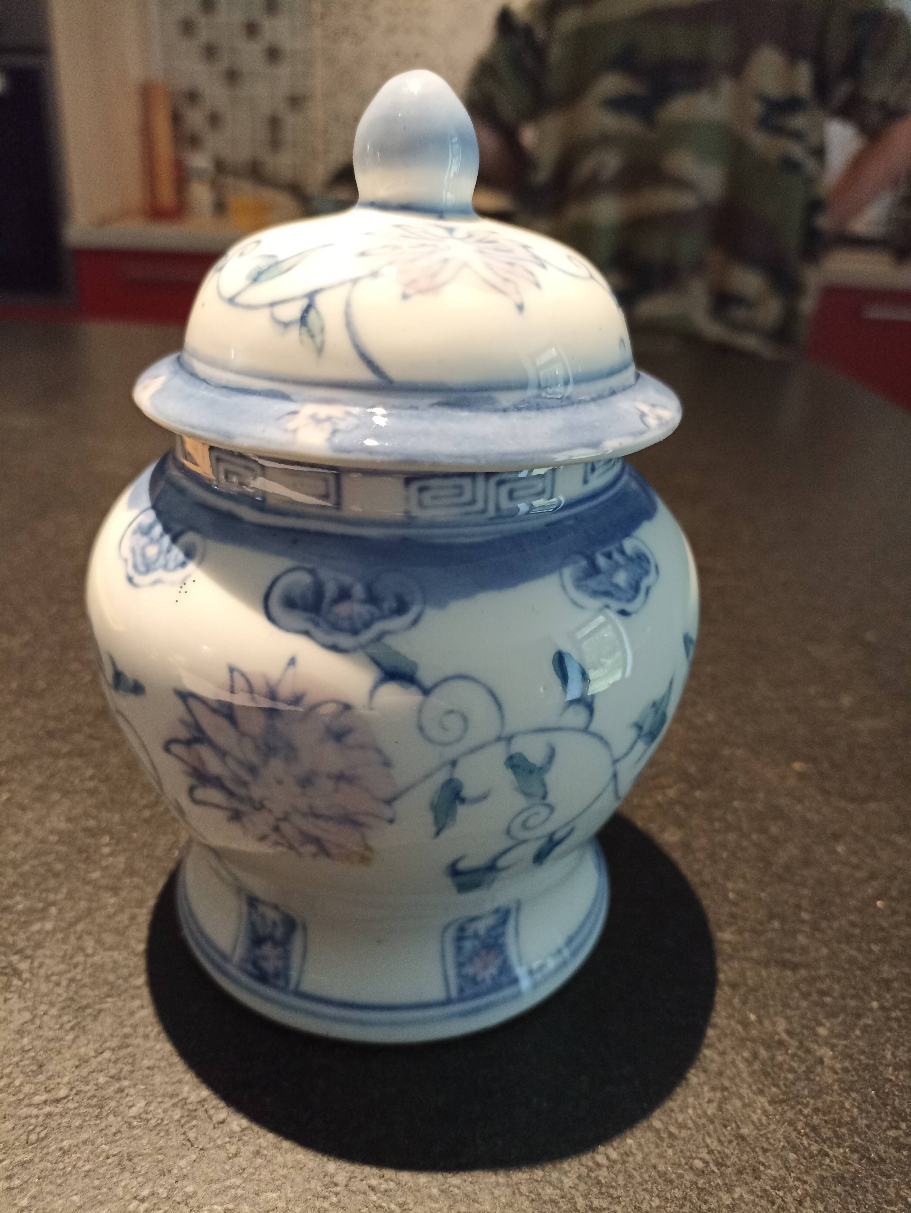 Chinese porcelain pot