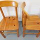 Suite d’une table ronde avec rallonge et 4 chaises vintage en pin des années 60 70
