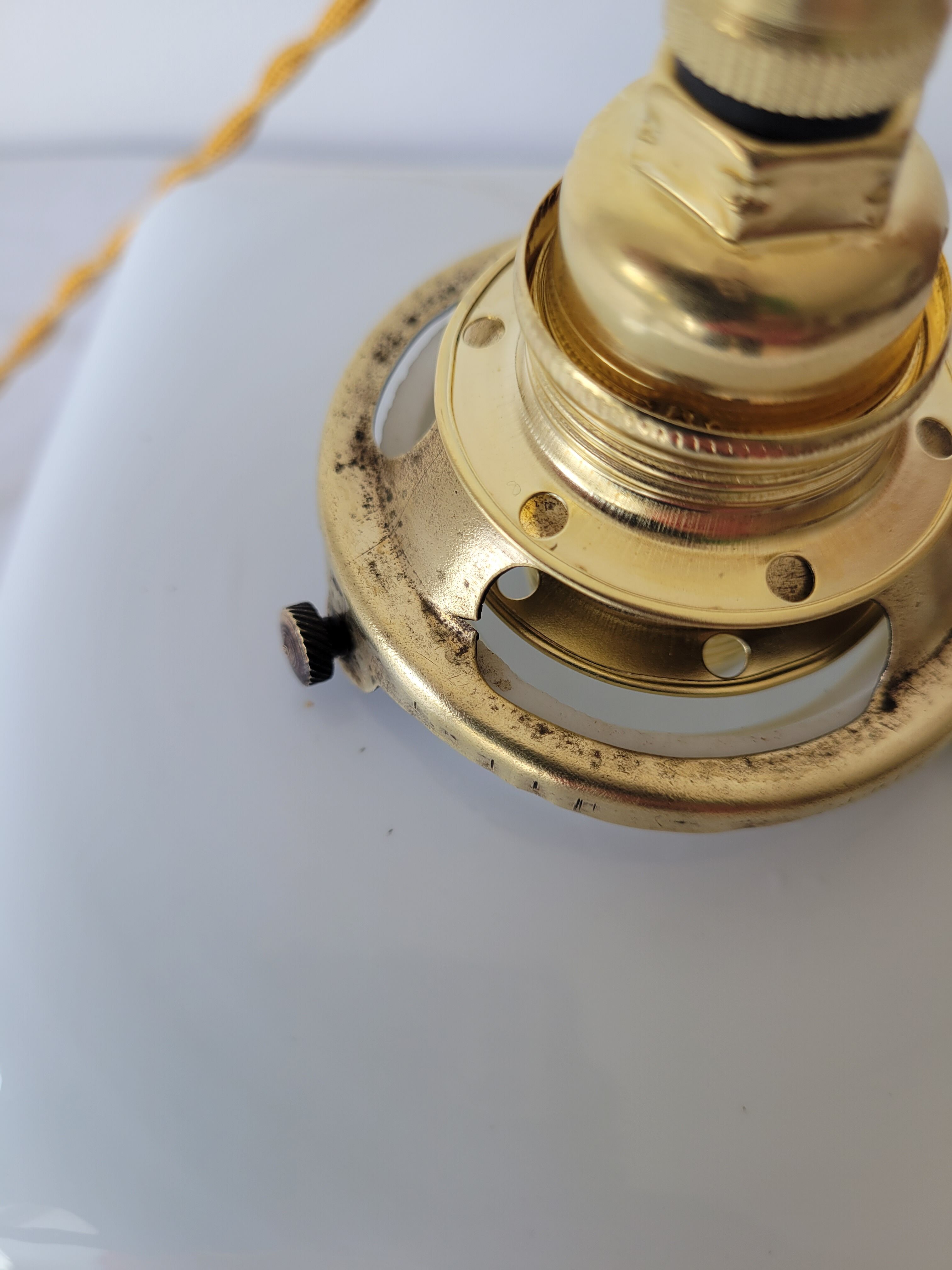 Draped opaline suspension