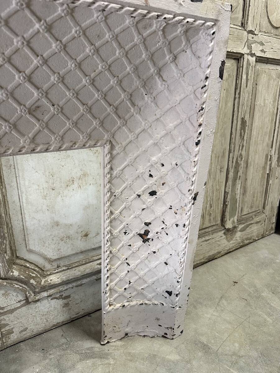 Reduced cast iron fireplace fender Louis XVI