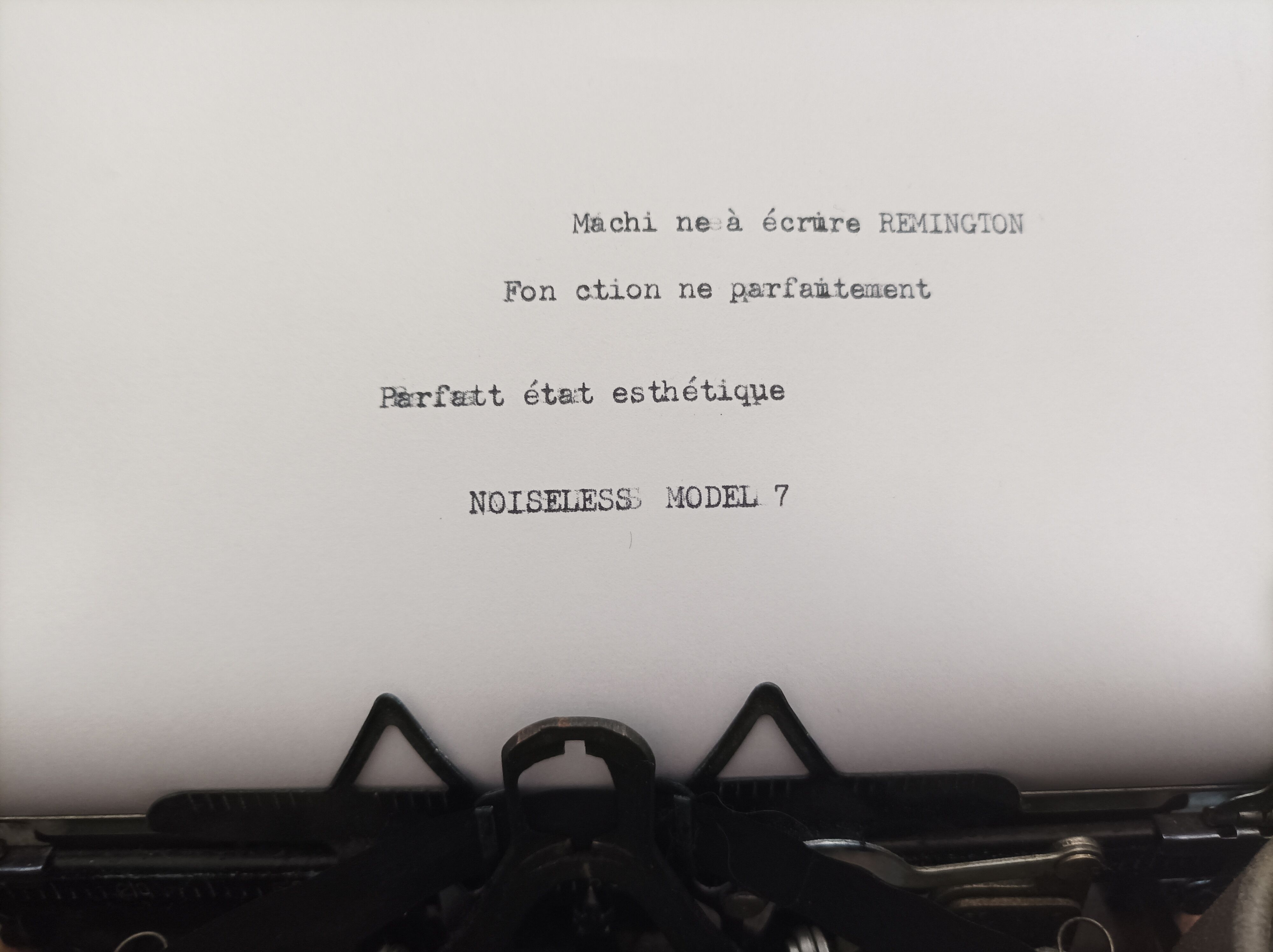 Typewriter Remington Noiseless 7 Army Green Made in France