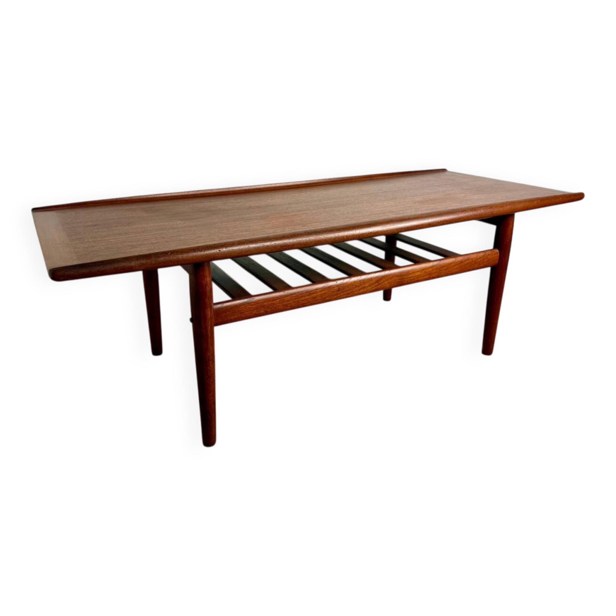 Table basse scandinave attribuée à Grete Jalk – Années 60