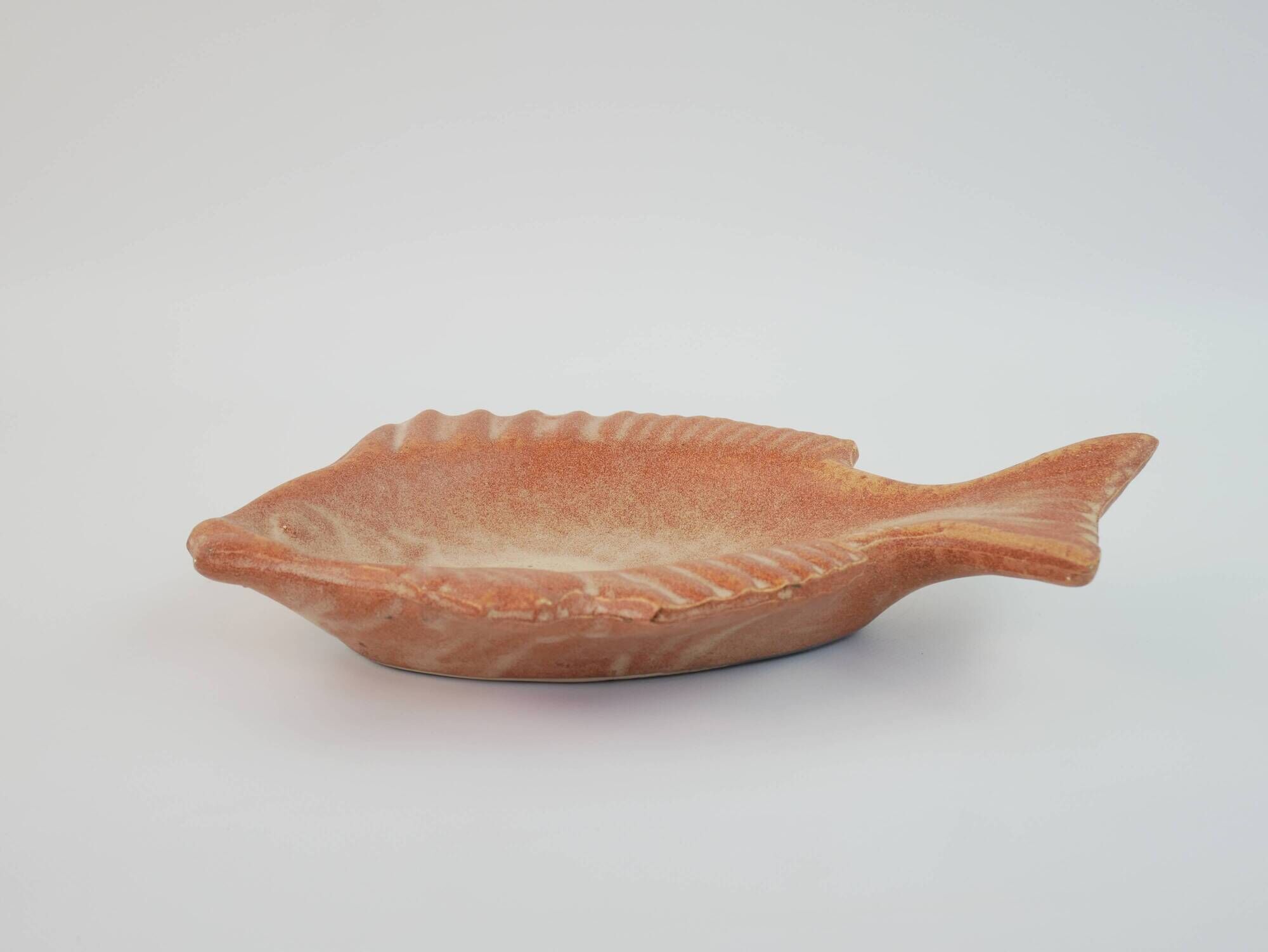 Plat poisson vintage en céramique de couleur terracotta