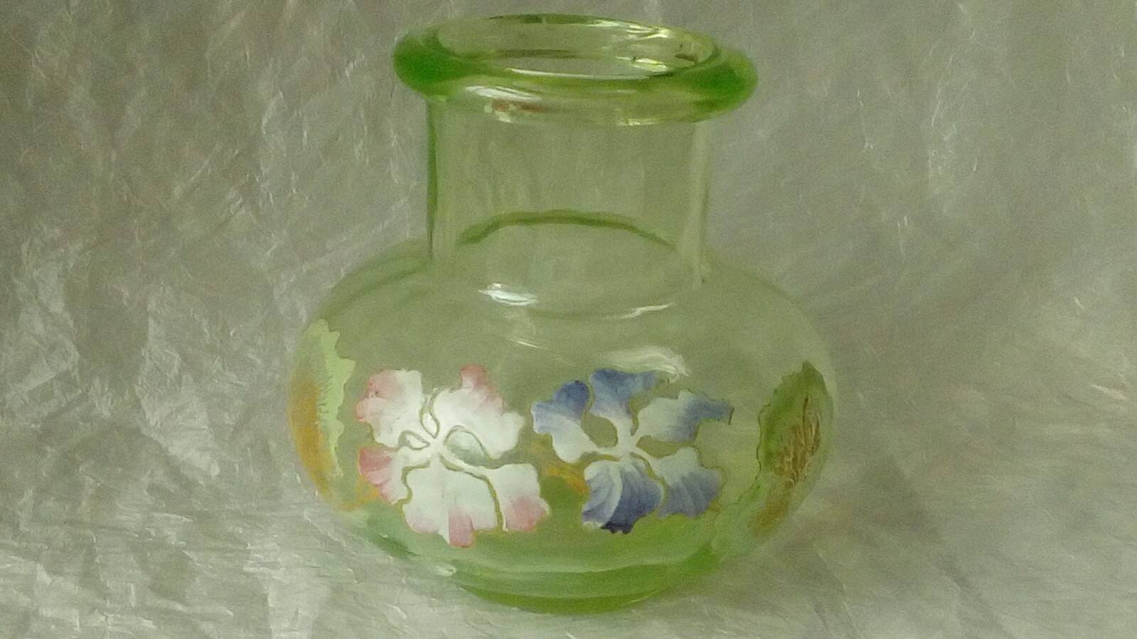 Vase boule en verre emaille email gras