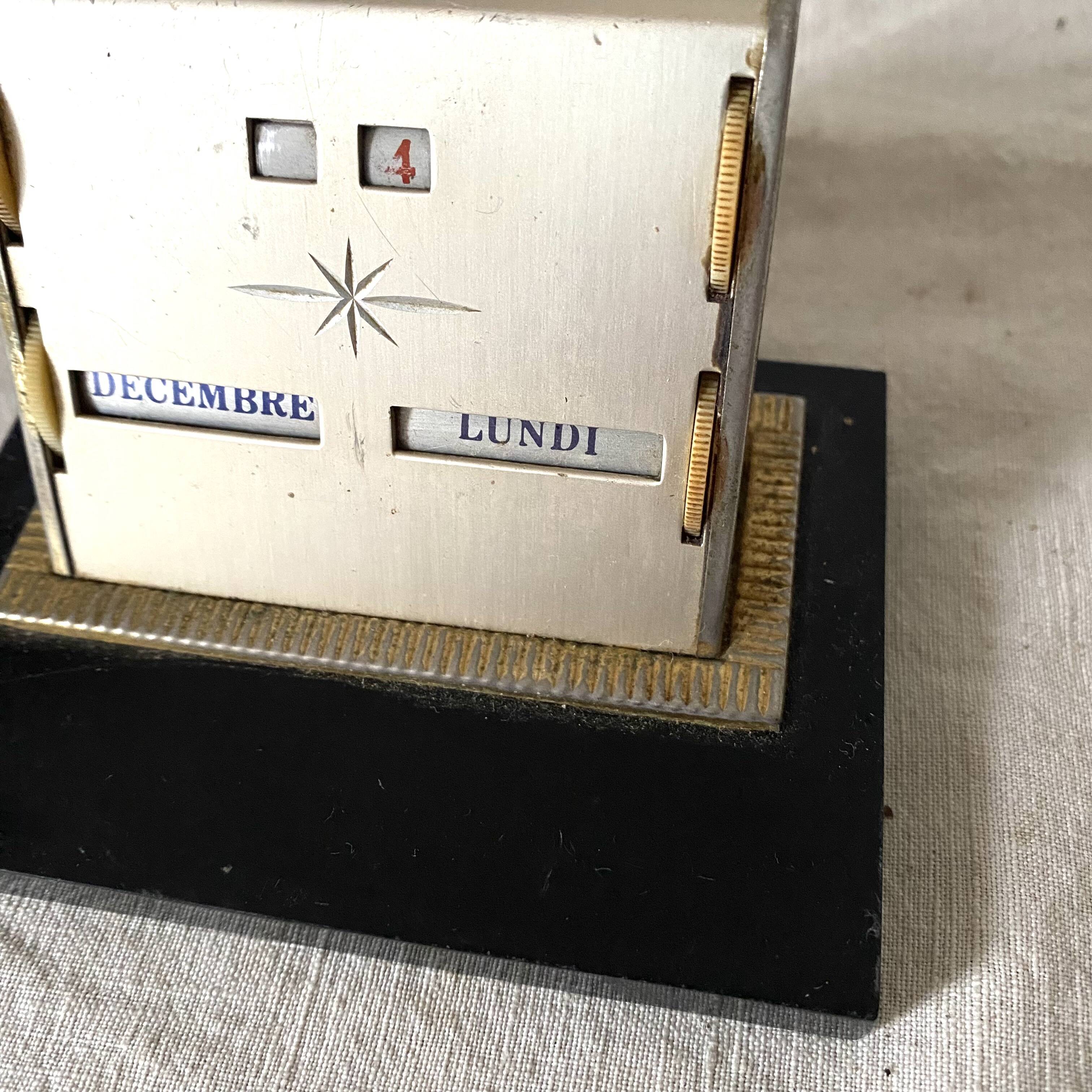 Perpetual calendar 50s